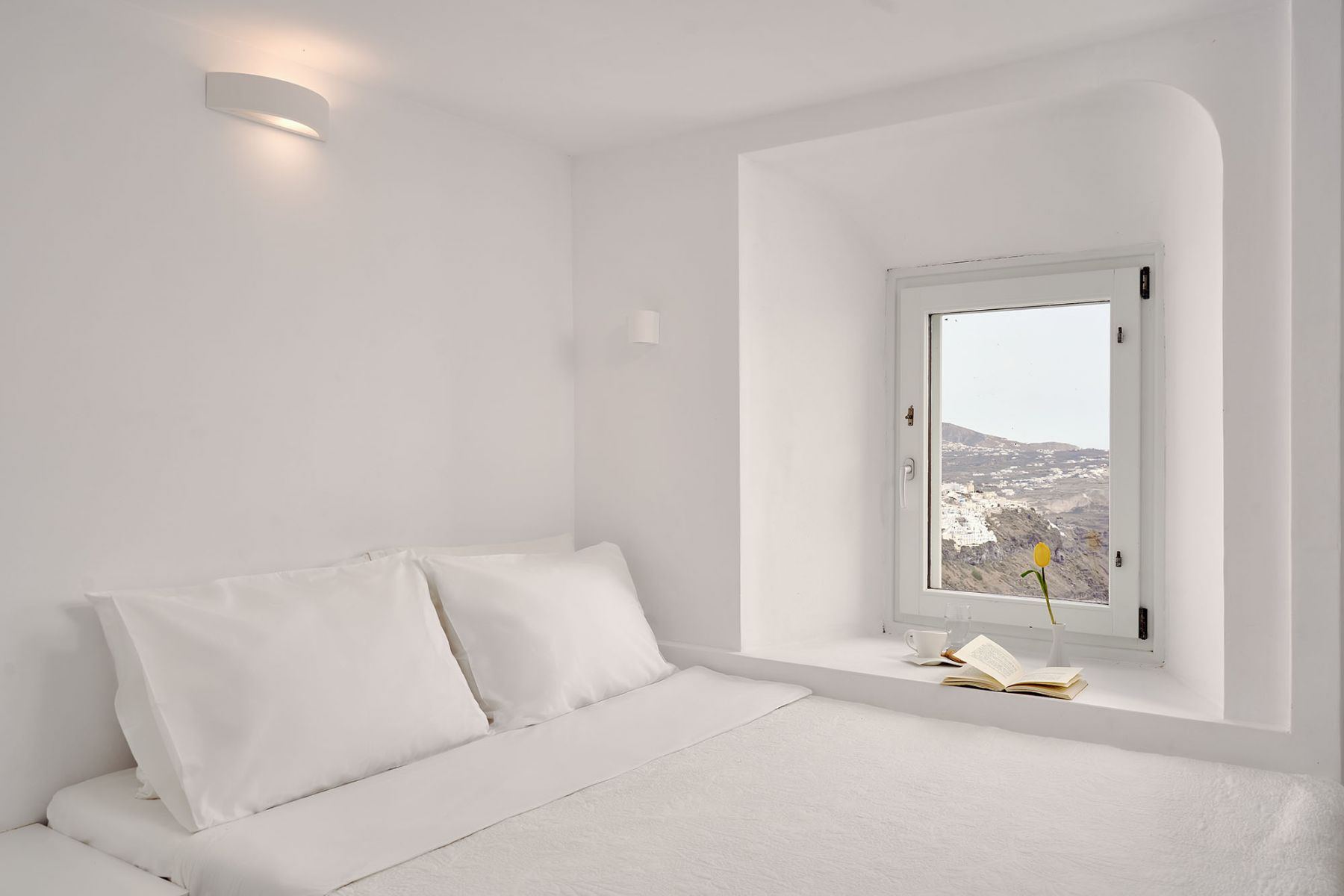 House with Private Terrace and Caldera View – Santorini10