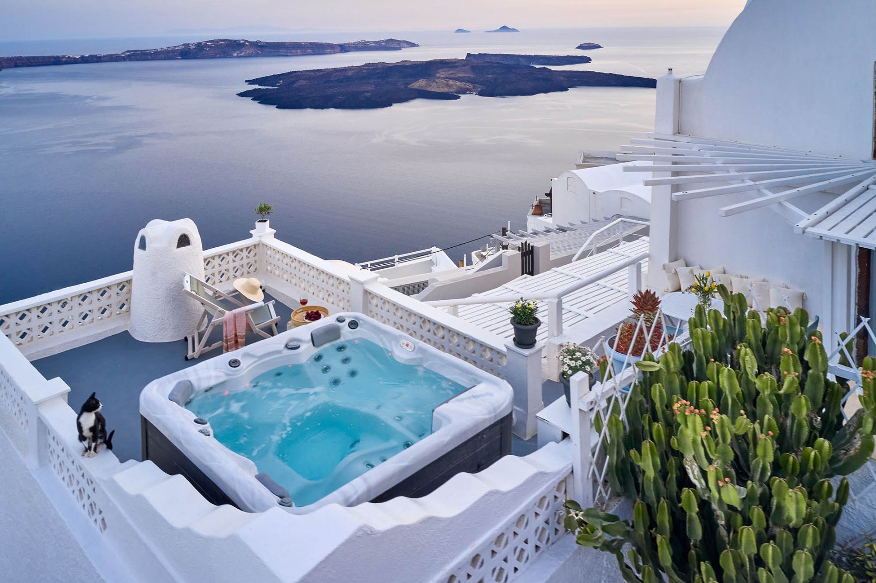 House with Private Terrace and Caldera View – Santorini15