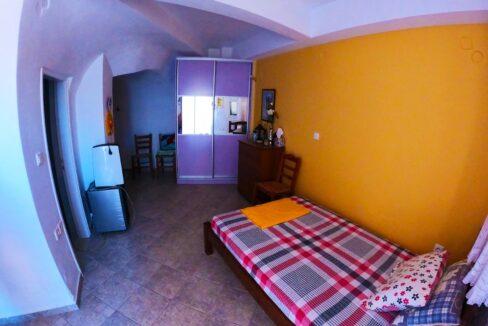 STUDIO APARTMENTS IN MESSARIA, SANTORINI, GREECE