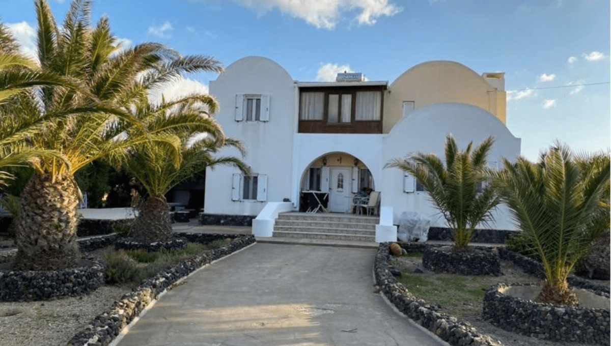 Villa in Oia Santorini Greece Front Walkway