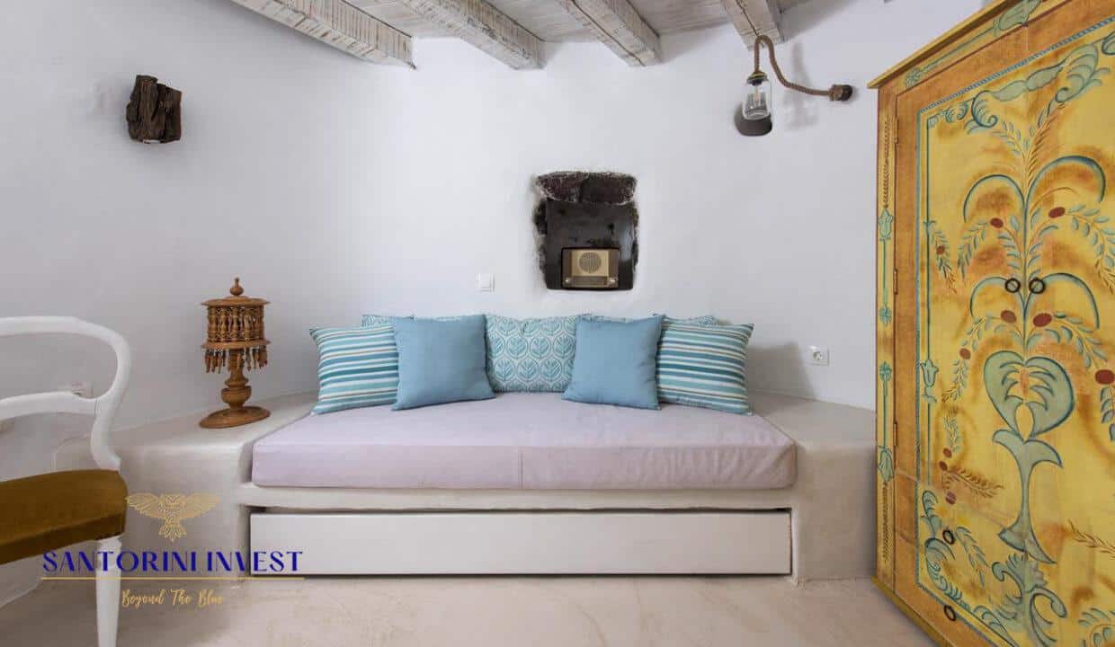 AMAZING 120m² WINDMILL FOR SALE IN PYRGOS, SANTORINI, GREECE