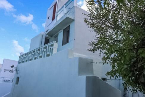 DETACHED HOUSE WITH 6 ROOMS FOR SALE IN THIRA, SANTORINI, GREECE