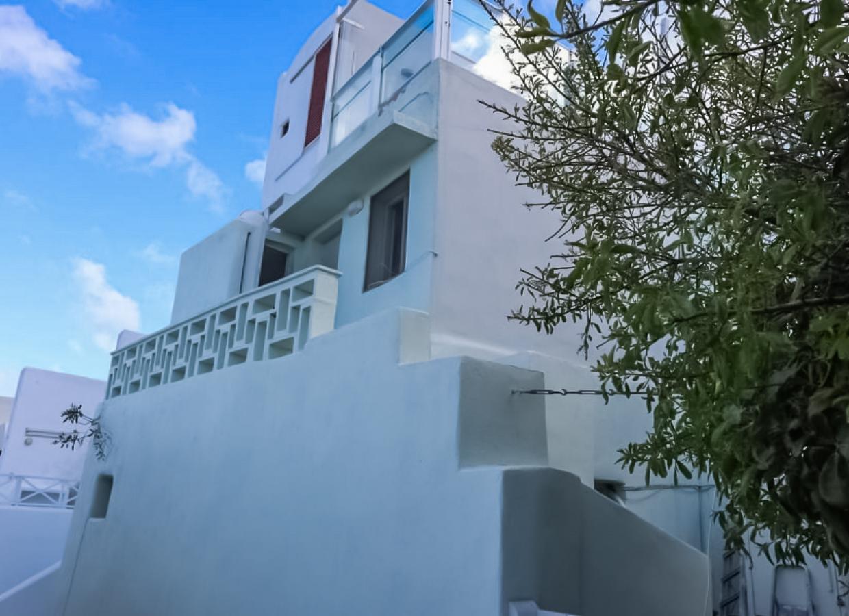 *SOLD* DETACHED HOUSE WITH 6 ROOMS FOR SALE IN THIRA, SANTORINI, GREECE *SOLD*