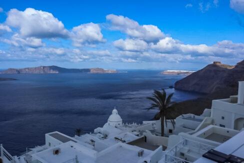 DETACHED HOUSE WITH 6 ROOMS FOR SALE IN THIRA, SANTORINI, GREECE