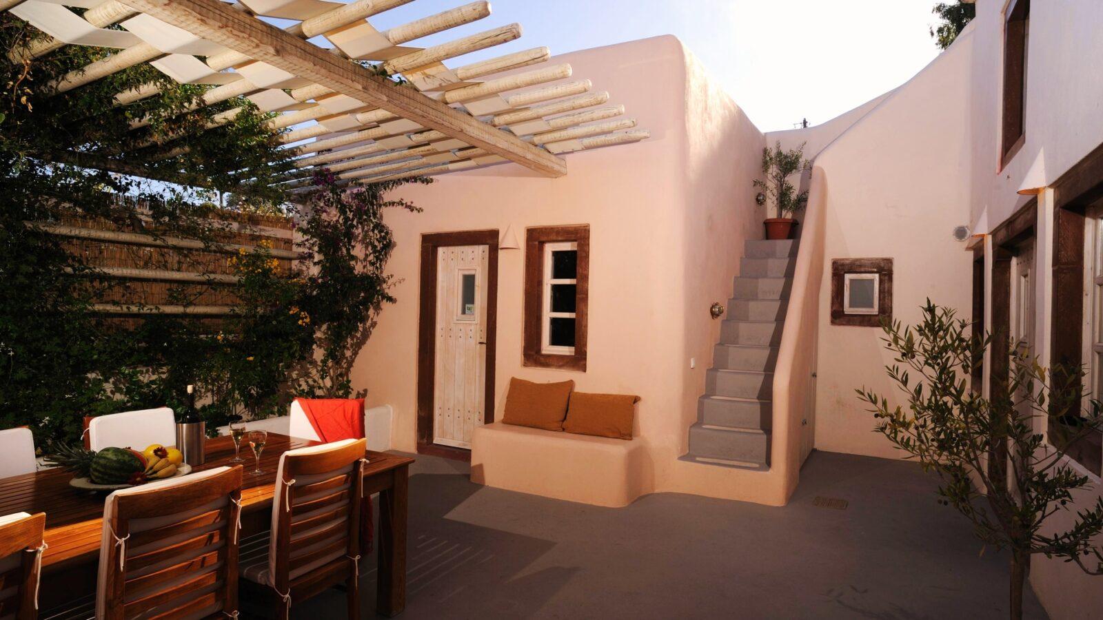 The perfect 186m² detached house in Imerovigli, Santorini
