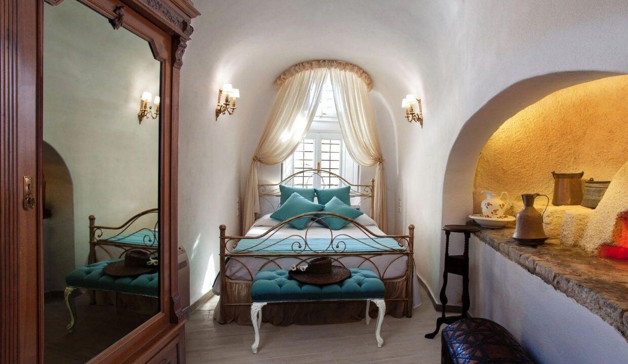 Cave House for sale in santorini Greece (13)