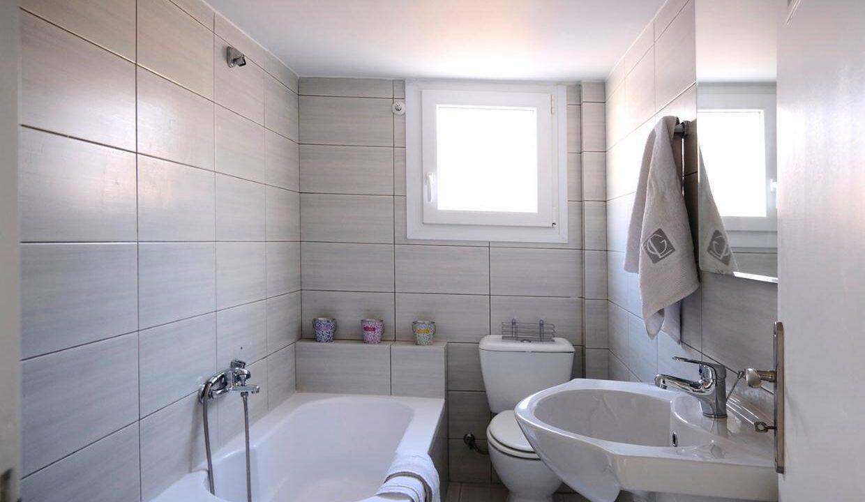 RENOVATED BUILDING FOR SALE IN PIRAEUS, ATHENS, GREECE
