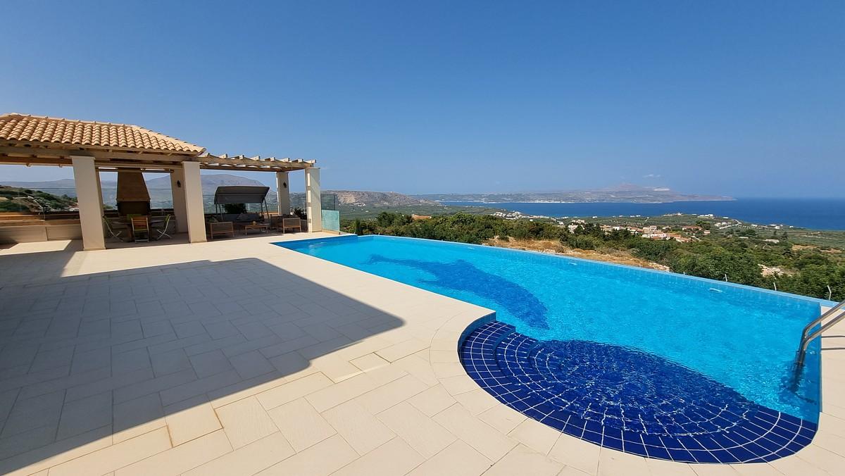 Villa with Panoramic Views for sale in Chania, Greece03