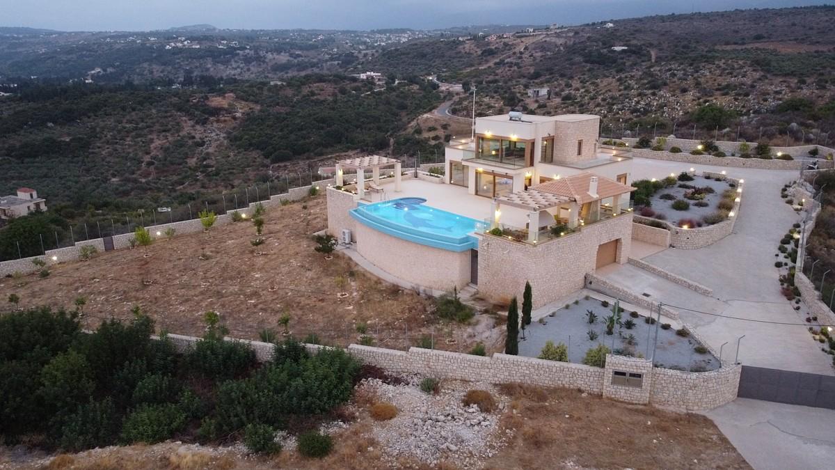 Villa with Panoramic Views for sale in Chania, Greece38