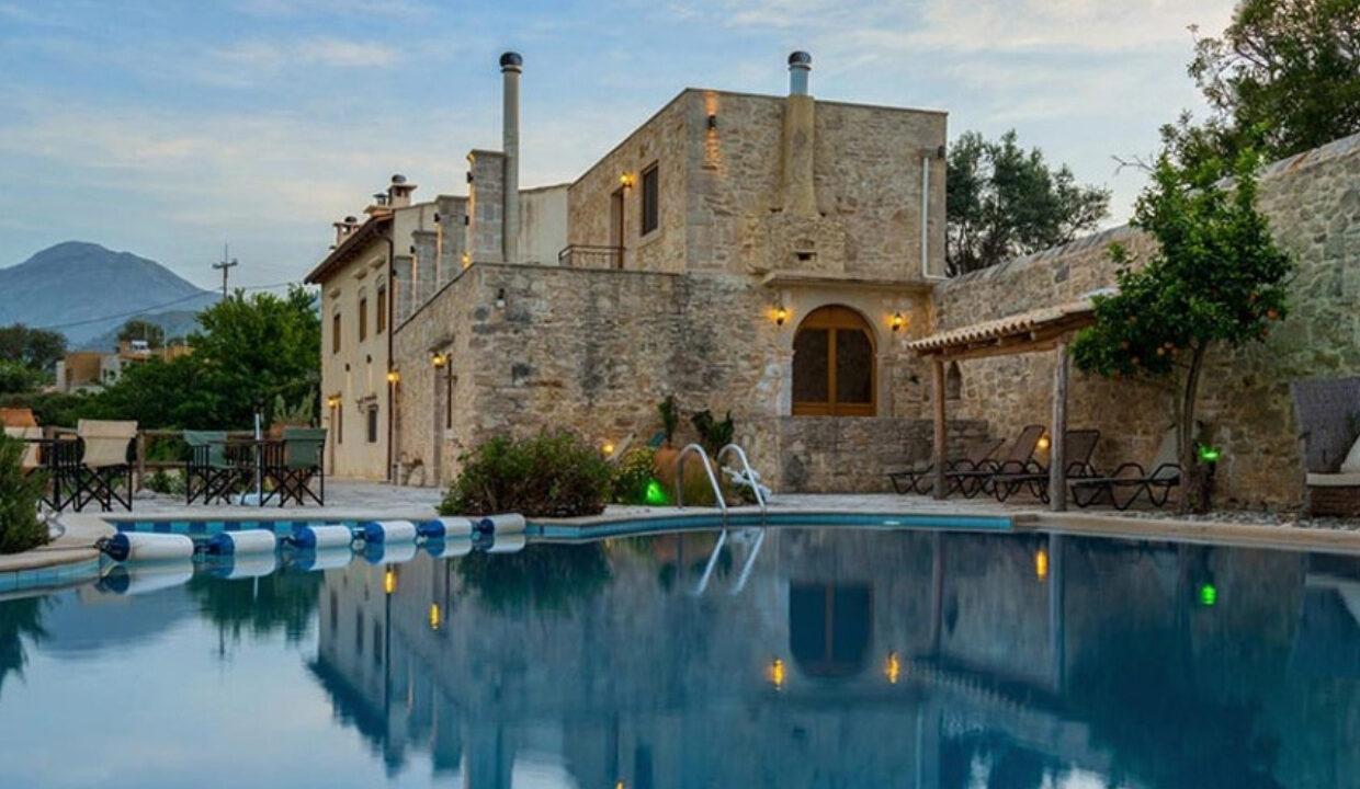 stone-villa-for-sale-in-crete-greece 4