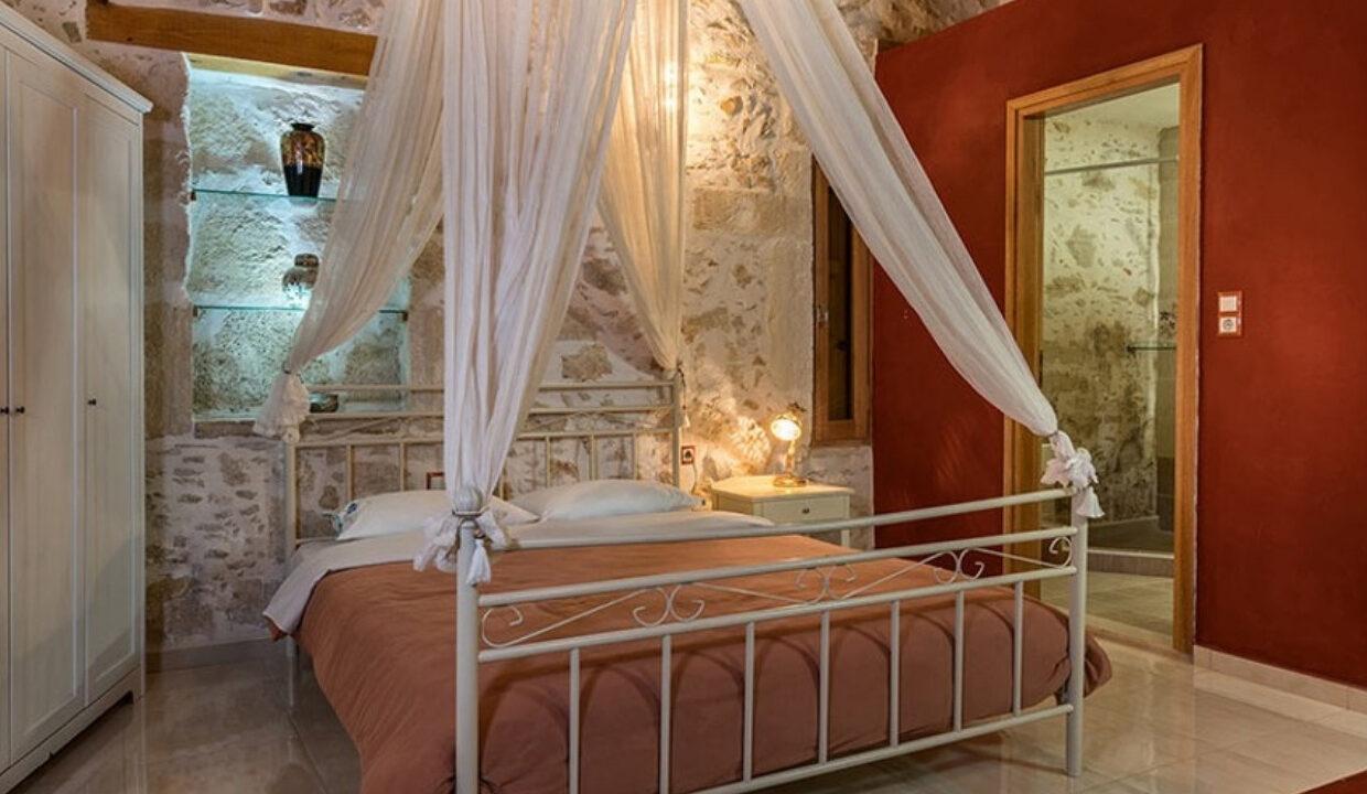 stone-villa-for-sale-in-crete-greece 5