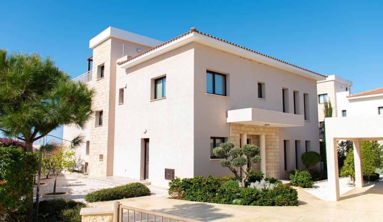 2, 3, 4 BEDROOM PREMIER GOLF RESORT VILLAS FOR SALE IN PAPHOS, CYPRUS