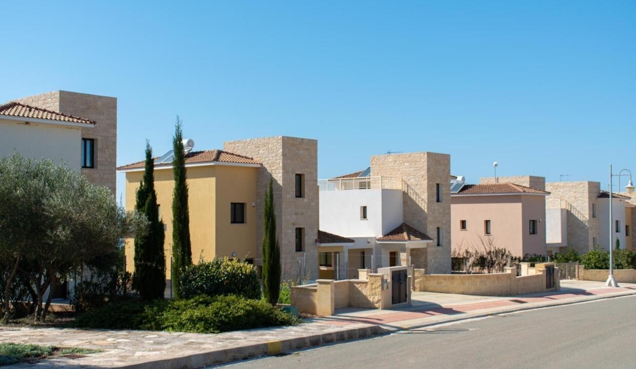 2, 3, 4 BEDROOM PREMIER GOLF RESORT VILLAS FOR SALE IN PAPHOS, CYPRUS