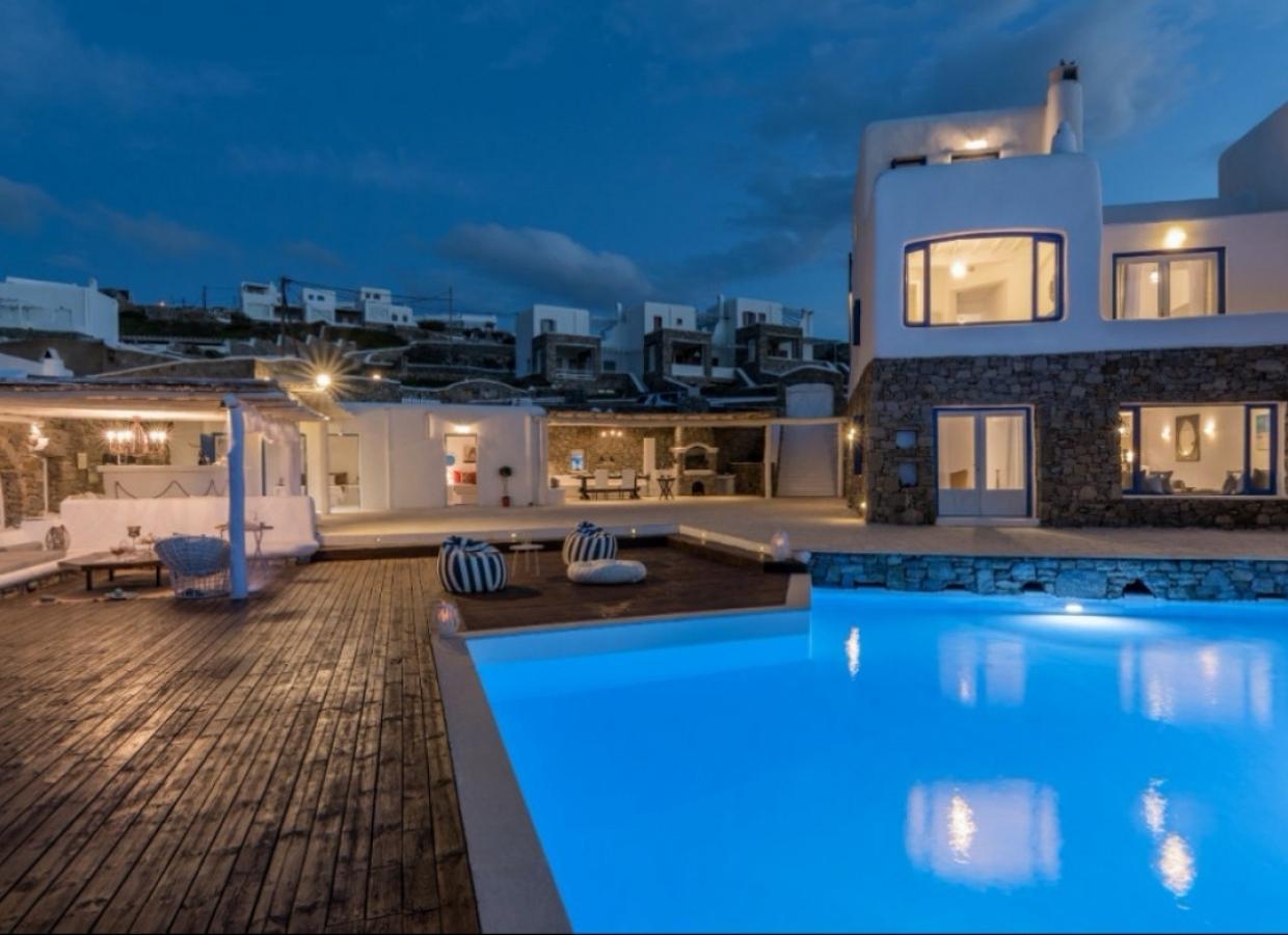 EXCLUSIVE 5 BEDROOMS VILLA FOR SALE IN KANALIA, MYKONOS, GREECE