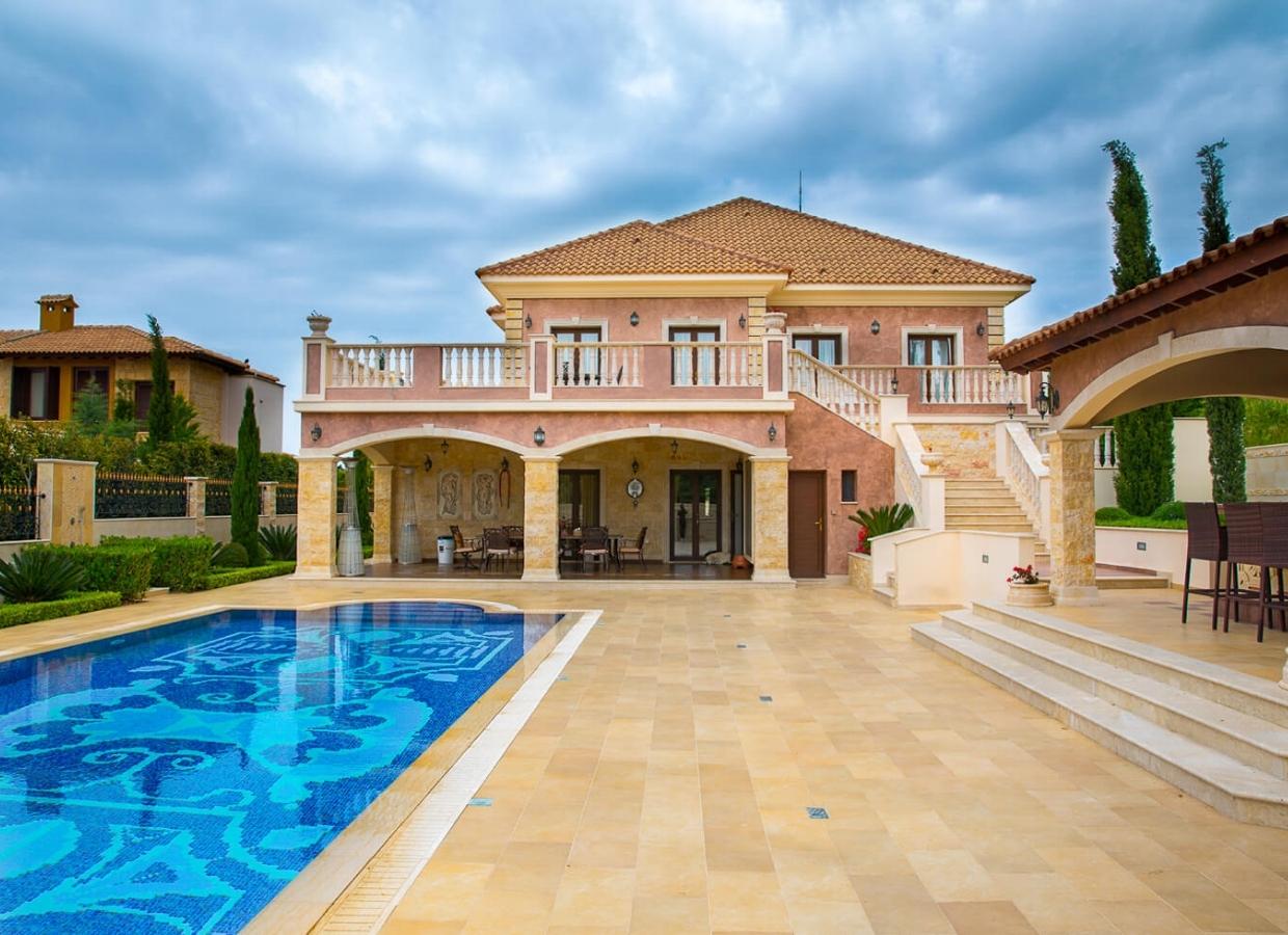 BEAUTIFULLY UNIQUE KING VILLA FOR SALE IN PAPHOS CYPRUS