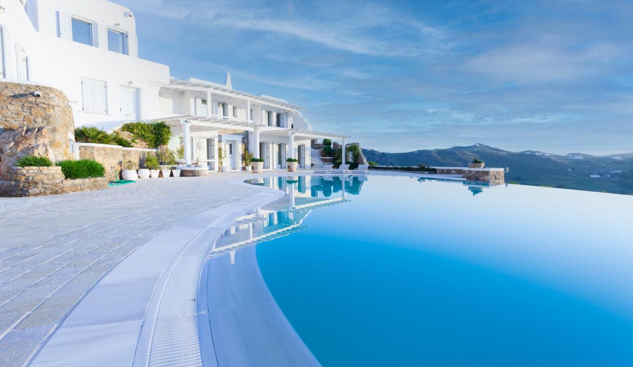 super-luxury-villa-for-sale-in-mykonos-greece