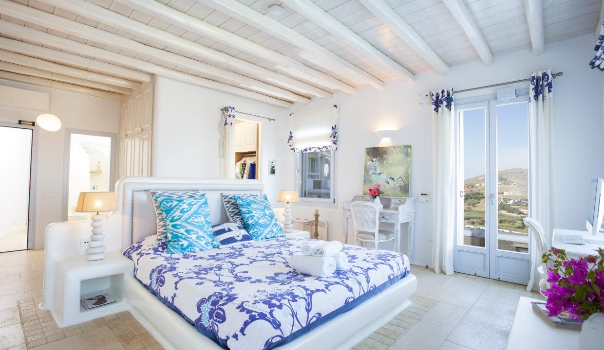super-luxury-villa-for-sale-in-mykonos-greece .1
