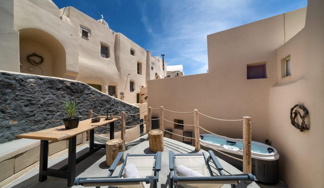 cave-house-for-sale-in-santorini-greece 1