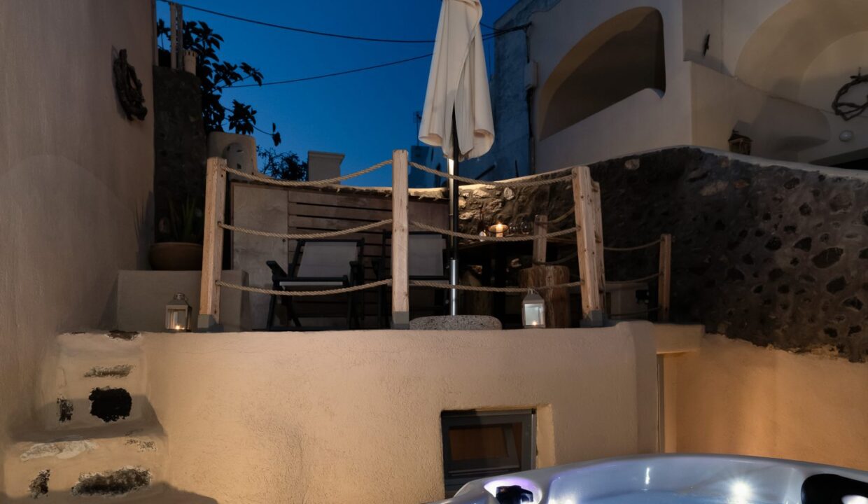 cave-house-for-sale-in-santorini-greece 13
