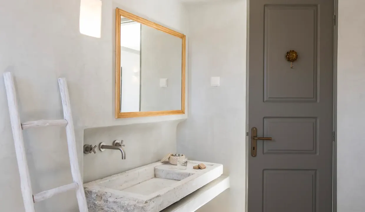 villa-for-sale-in-santorini-19