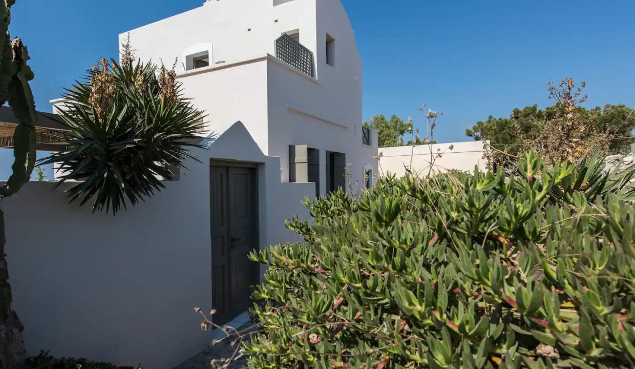 villa-for-sale-in-santorini-2