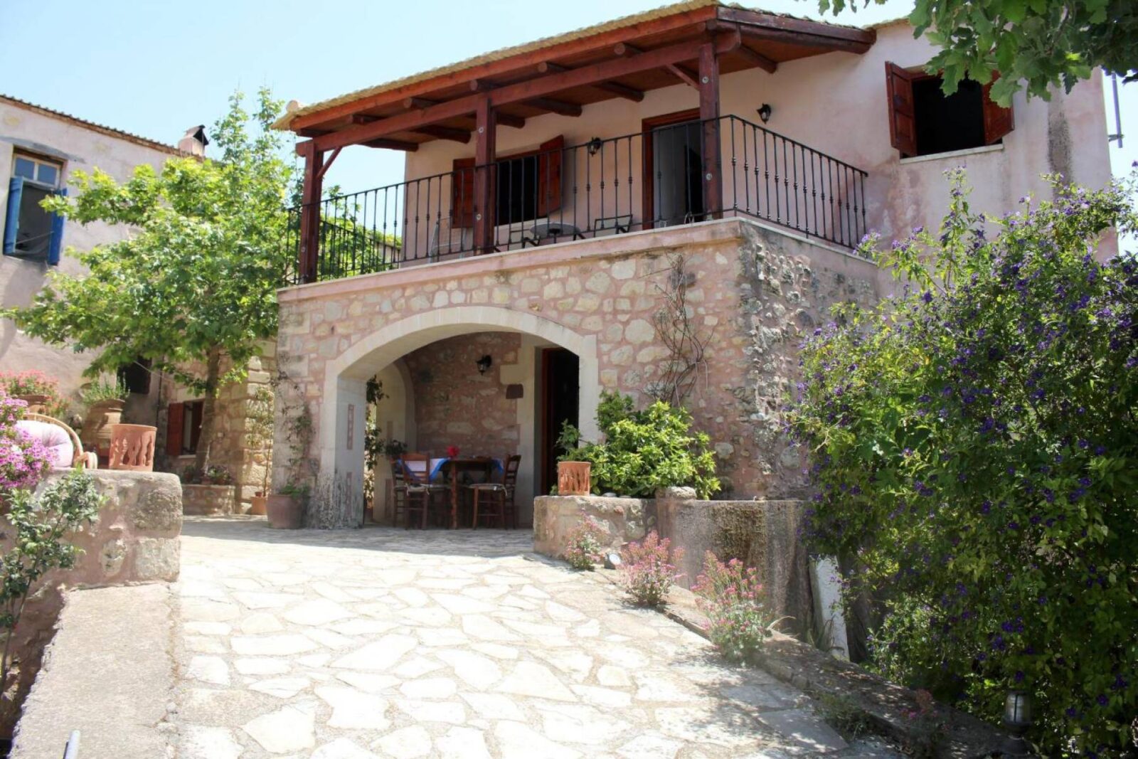 COMPLEX OF TWO STONE HOUSES FOR SALE IN RETHYMNO, GREECE