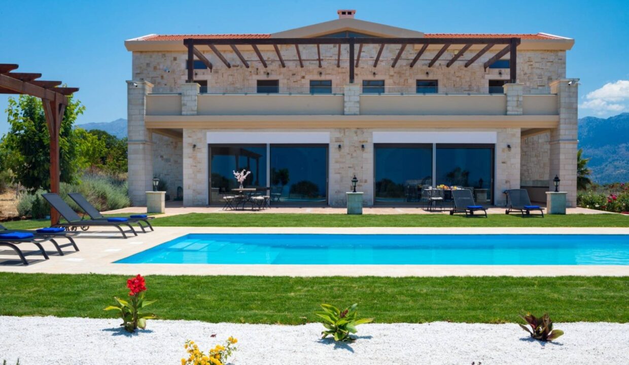 luxury-villa-for-sale-in-chania-1