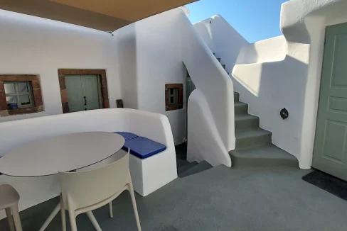 two-villas-for-sale-in-santorini-1