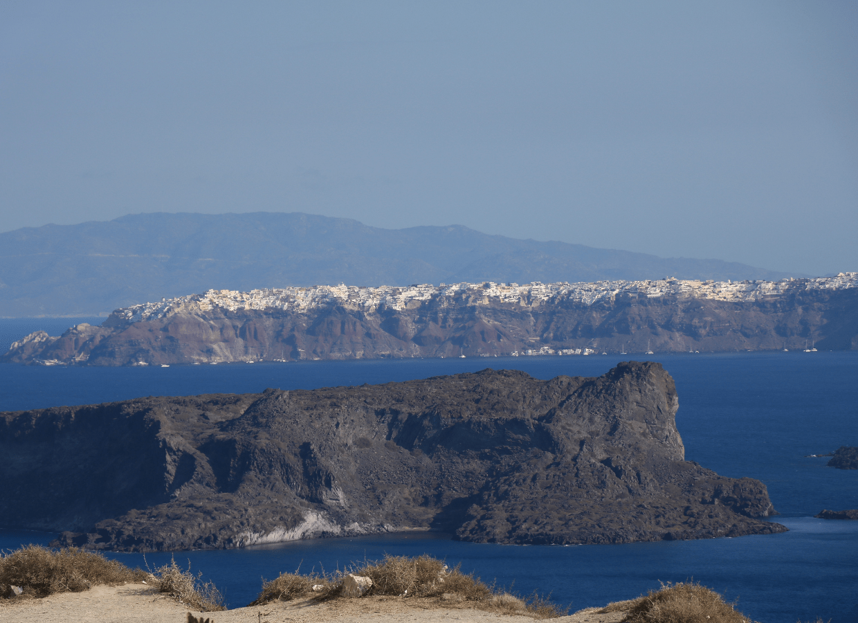 PLOT WITH TECHNICAL REPORT AND BUILDING PERMIT FOR SALE IN SANTORINI, GREECE