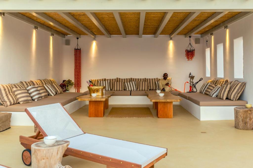 8 Bedroom Villa for sale in Mykonos19