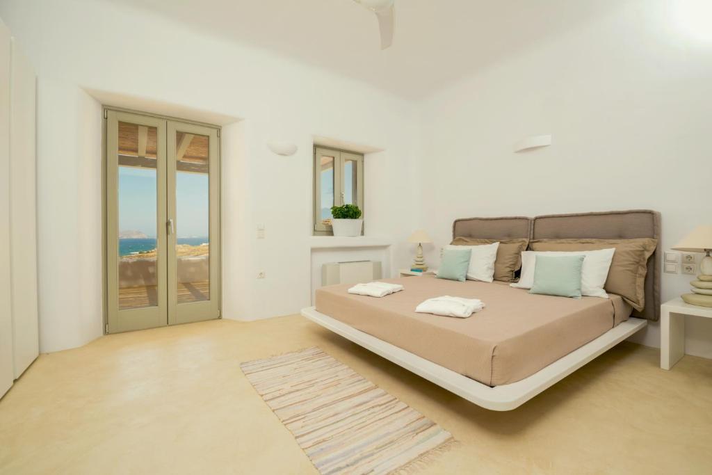 8 Bedroom Villa for sale in Mykonos20