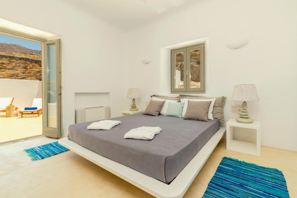 8 Bedroom Villa for sale in Mykonos23