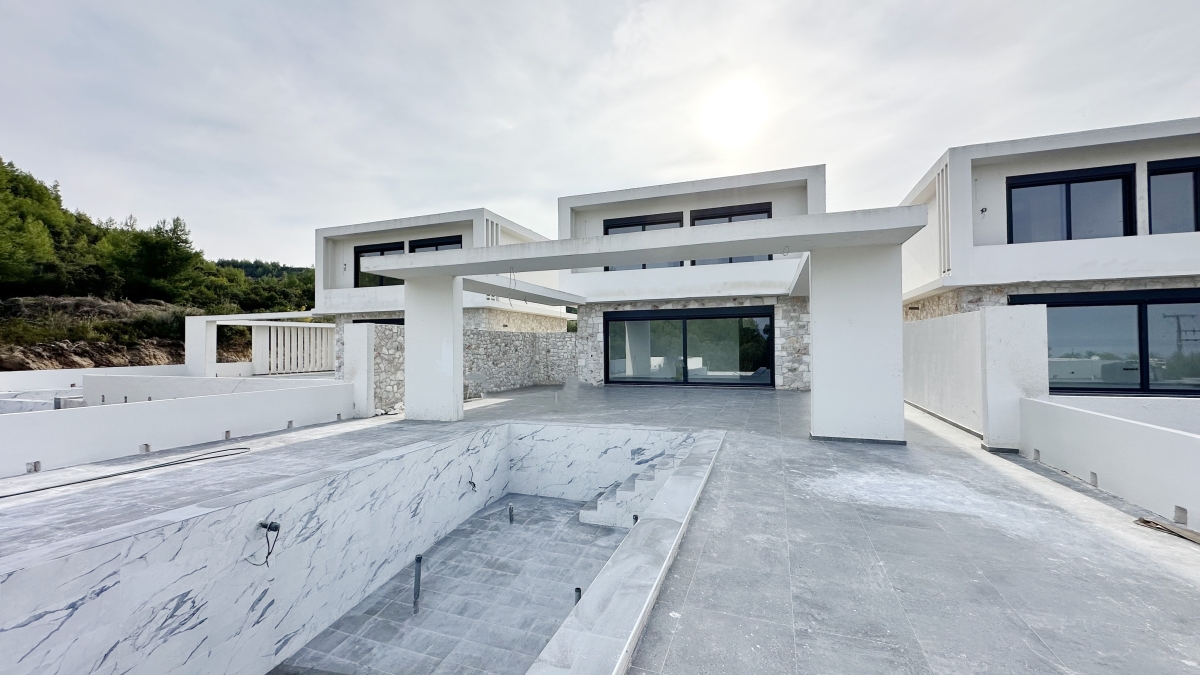 COMPLEX WITH 3 VILLAS IN HANIOTI