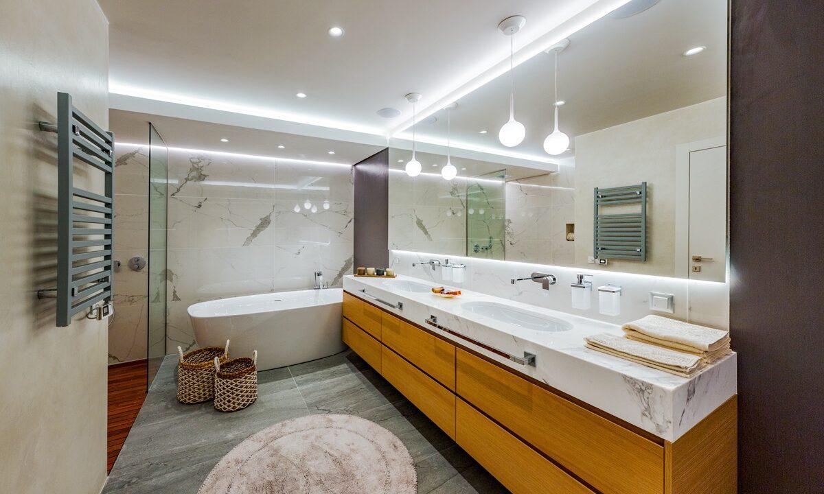 6 Bedroom Luxurius Villa for sale in Crete Guest bathroom