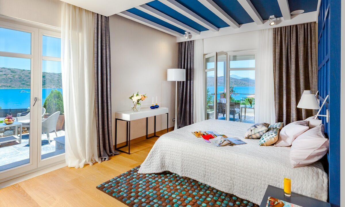6 Bedroom Luxurius Villa for sale in Crete Master bedroom main floor