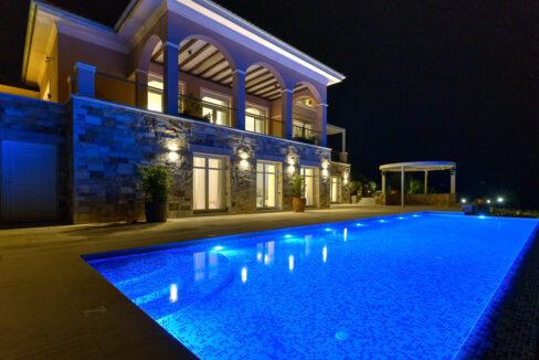 6 Bedroom Luxurius Villa for sale in Crete Night lightening