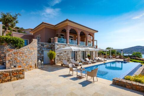 6 Bedroom Luxurius Villa for sale in Crete View on seaside