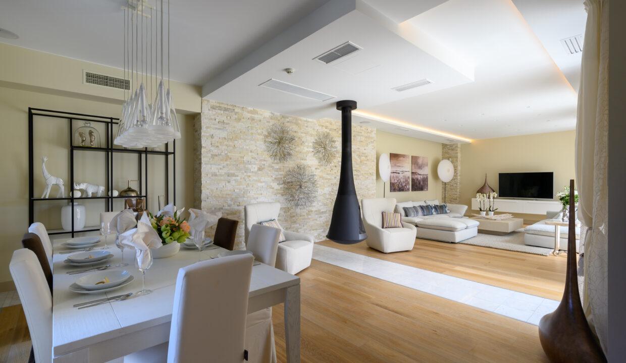 Luxurious 5-bedroom Villa for sale in Crete Master bedroom 14