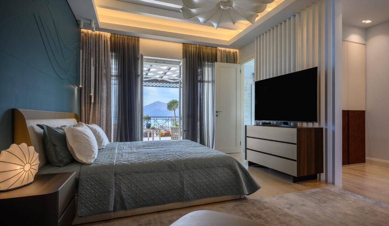 Luxury villa on the Mediterranean coast in Creta 29