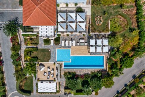 Luxury villa on the Mediterranean coast in Creta 3