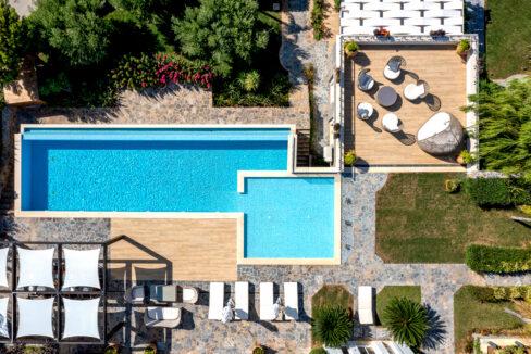 Luxury villa on the Mediterranean coast in Creta 4