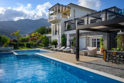 Luxury villa on the Mediterranean coast in Creta 5