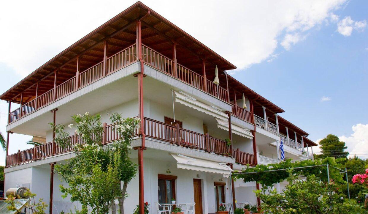 House with 5 Independent Apartments for Sale in Chalkidiki, Greece