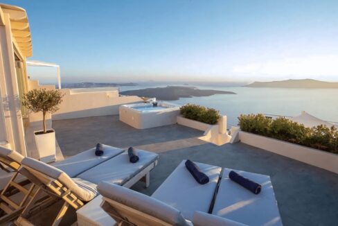 Villa with amazing Views in Santorini, Greece