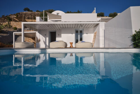 Small boutique hotel for sale in Santorini, Greece