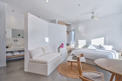 Small boutique hotel for sale in Santorini, Greece