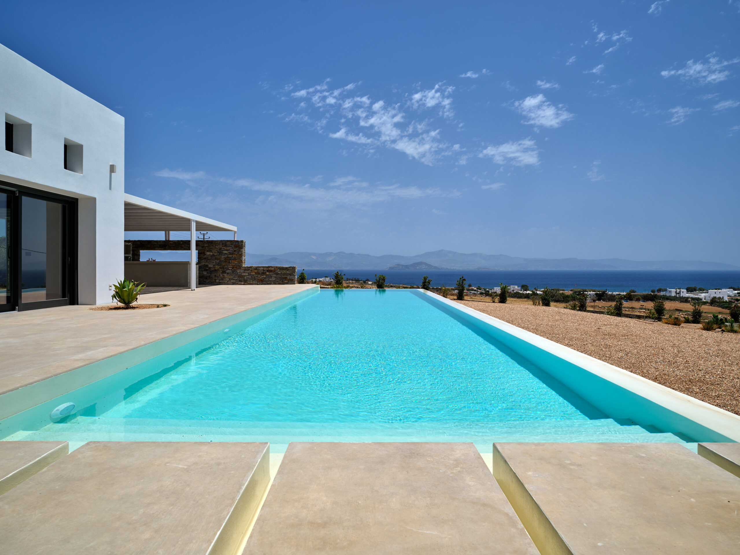 535 m² Seaside Elegance in Paros, Greece