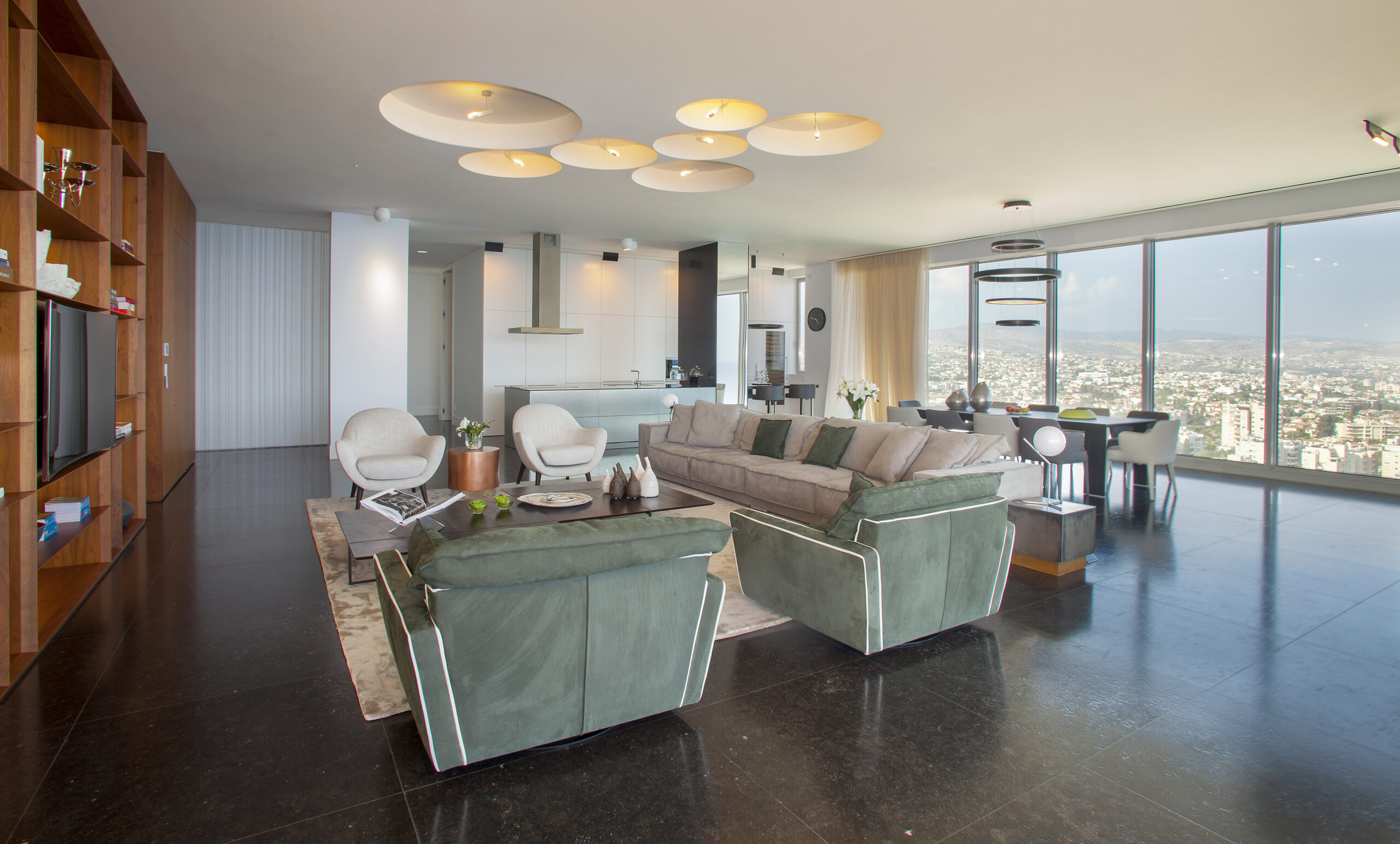 Luxury Two-Level Penthouse with Panoramic Sea Views in the Heart of Limassol 18