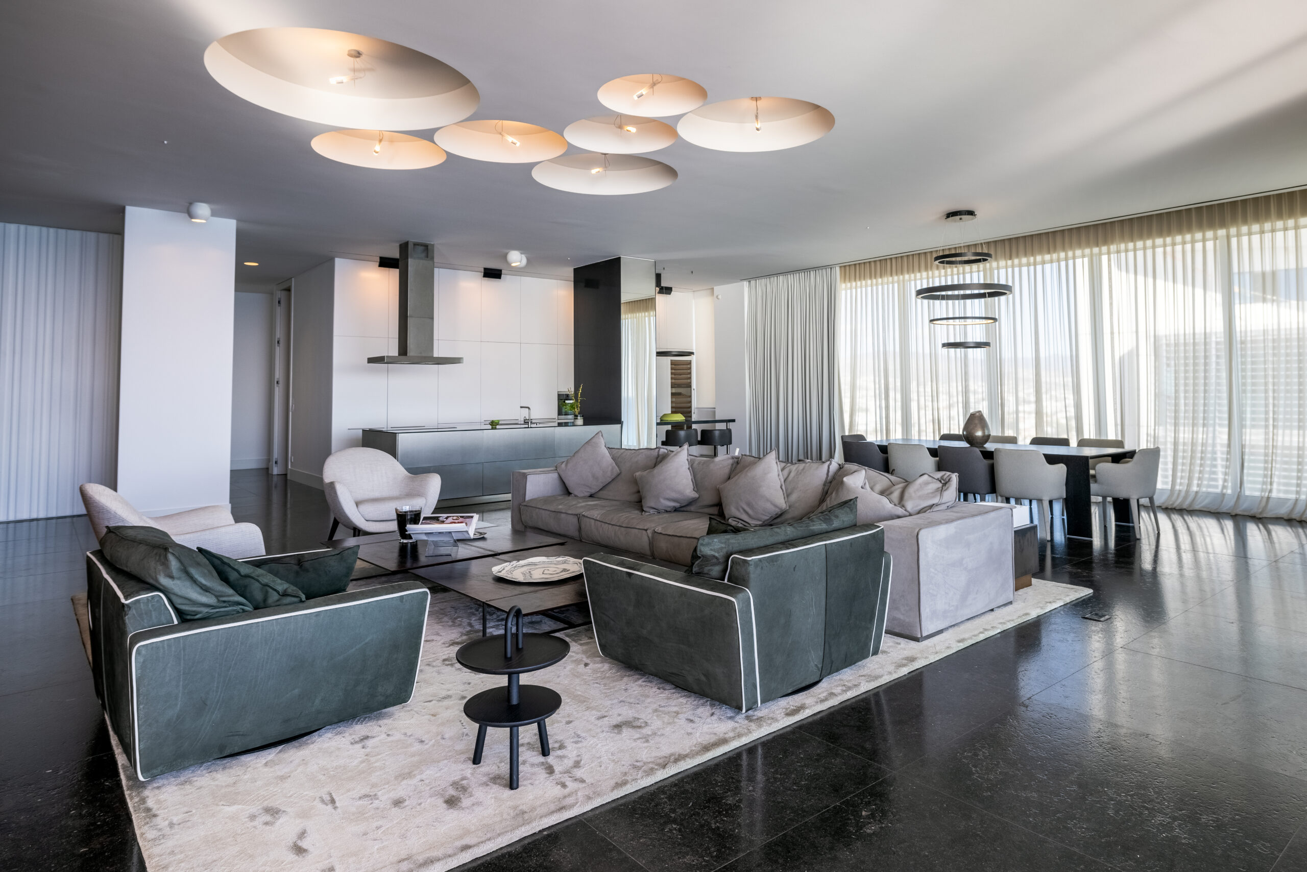 Luxury Two-Level Penthouse with Panoramic Sea Views in the Heart of Limassol 2